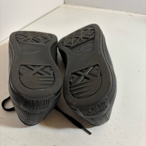 Converse all star black leather low top lace up shoes in‎ size 7 women’s - Picture 12 of 12